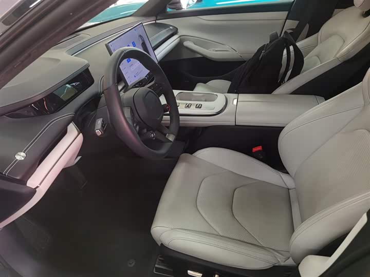 Фото 15 - Xiaomi SU7