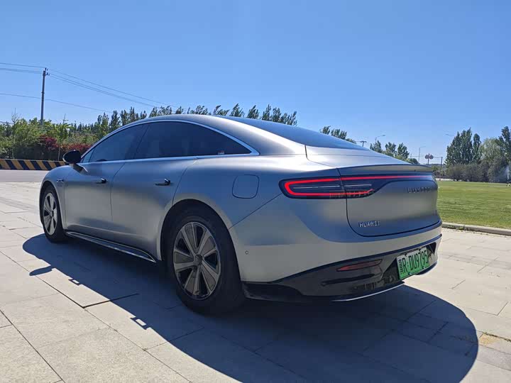 Фото 6 - Luxeed S7