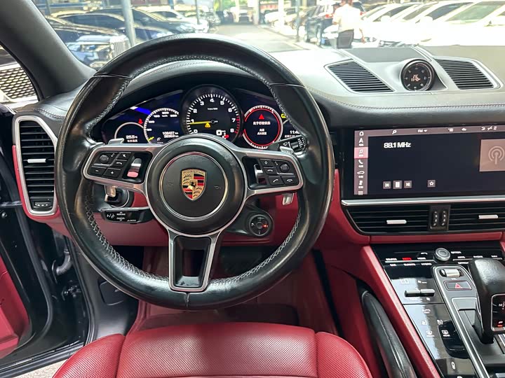 Фото 16 - Porsche Cayenne Hybrid