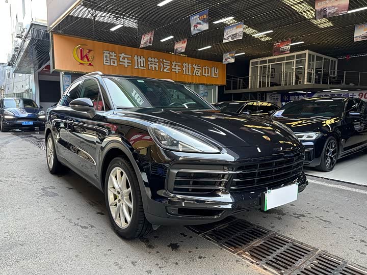 Фото 3 - Porsche Cayenne Hybrid