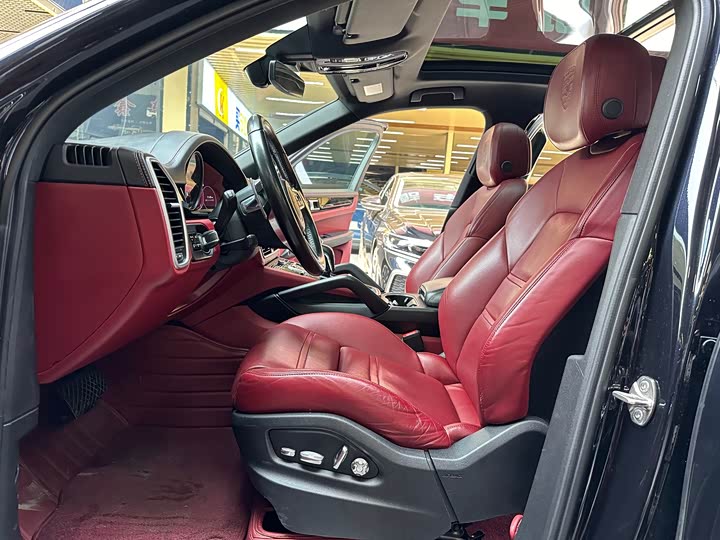 Фото 9 - Porsche Cayenne Hybrid