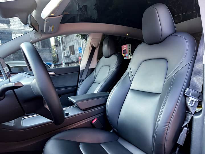 Фото 14 - Tesla Model Y