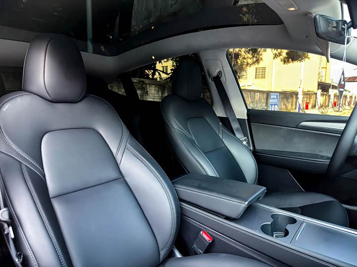 Фото 16 - Tesla Model Y