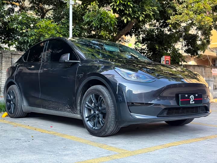 Фото 3 - Tesla Model Y