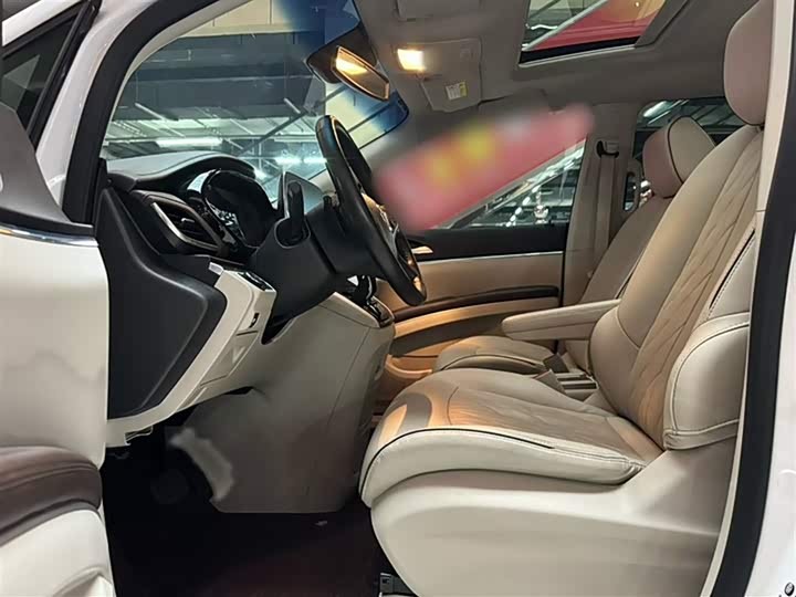 Фото 8 - Buick GL8 ES