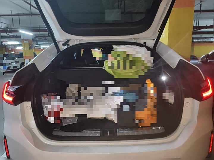 Фото 10 - Nio EC6