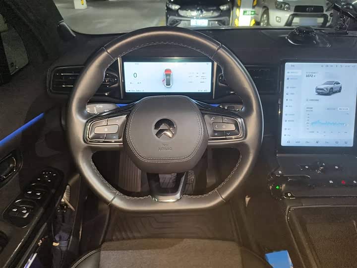 Фото 3 - Nio EC6