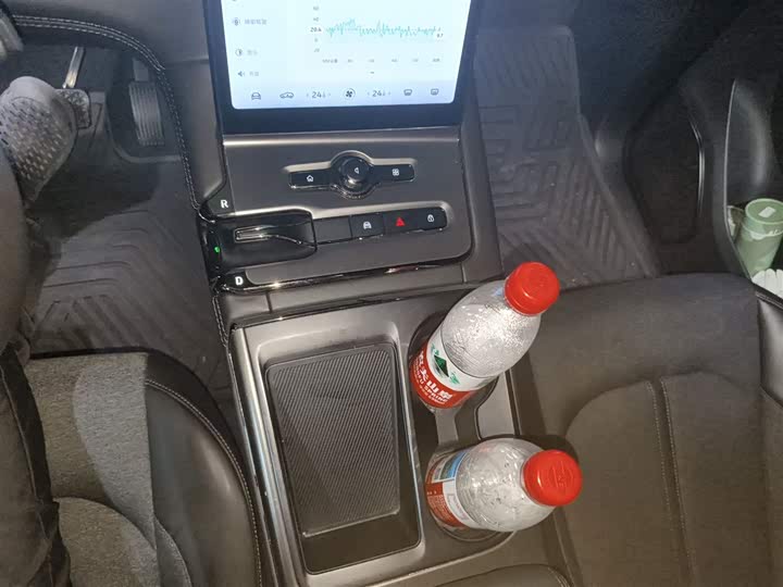 Фото 7 - Nio EC6