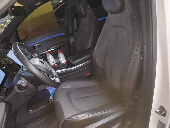 Фото 8 - Nio EC6