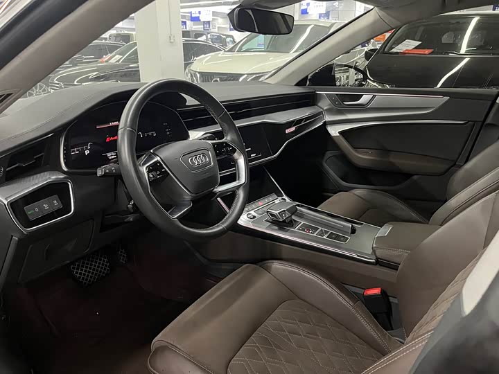 Фото 4 - Audi A7L