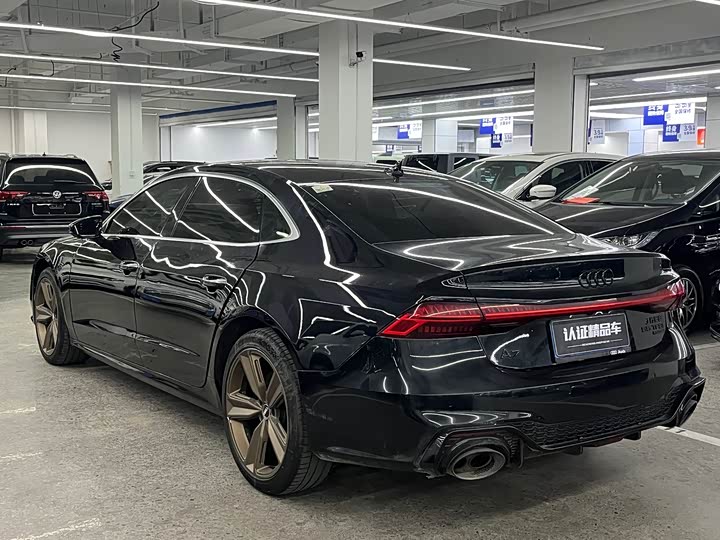 Фото 7 - Audi A7L