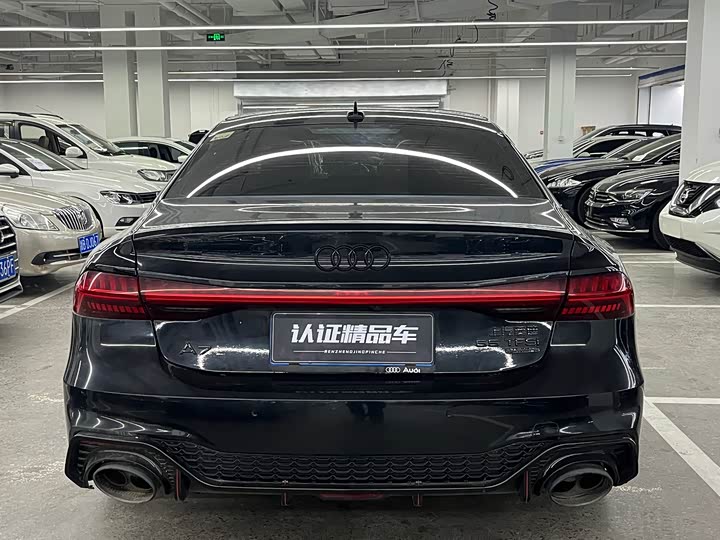 Фото 8 - Audi A7L