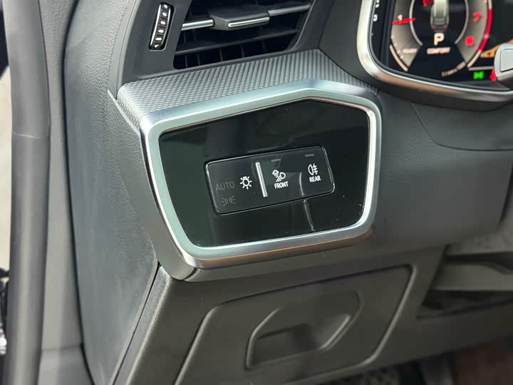 Фото 14 - Audi A7L