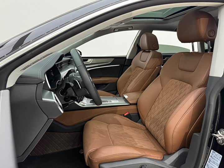 Фото 15 - Audi A7L