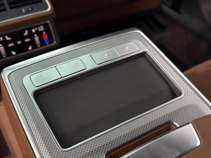 Фото 19 - Audi A7L