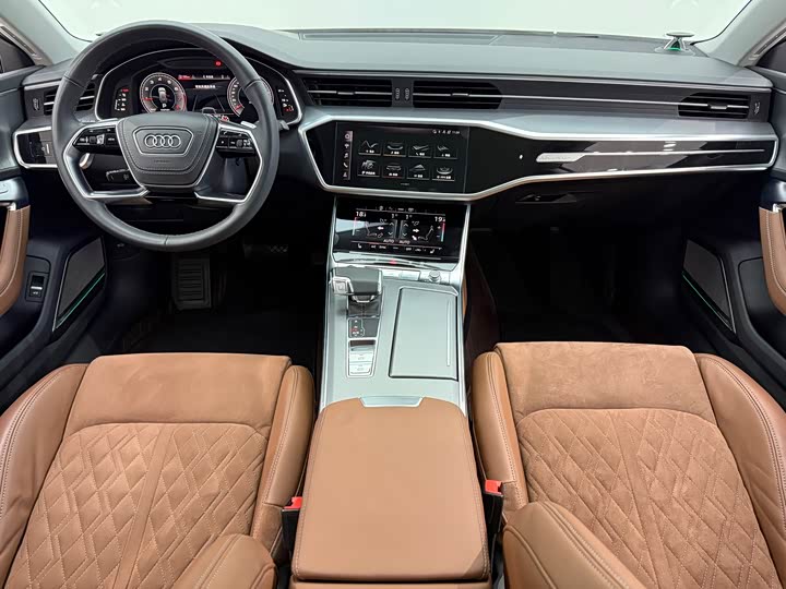 Фото 26 - Audi A7L