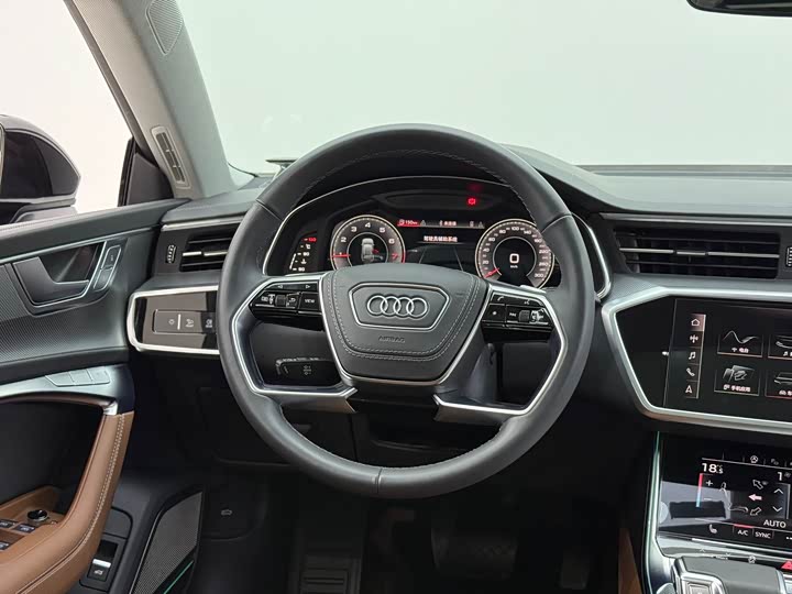 Фото 27 - Audi A7L