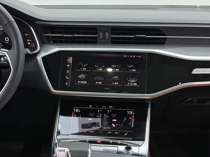 Фото 28 - Audi A7L