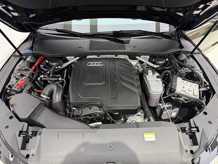 Фото 30 - Audi A7L