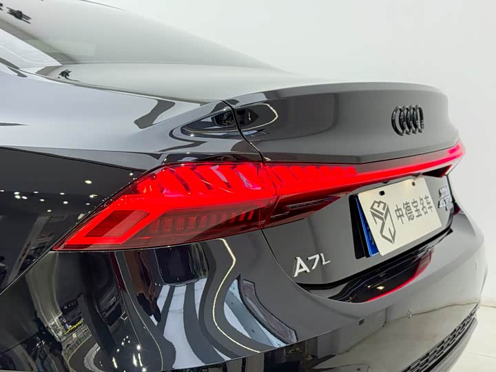 Фото 8 - Audi A7L