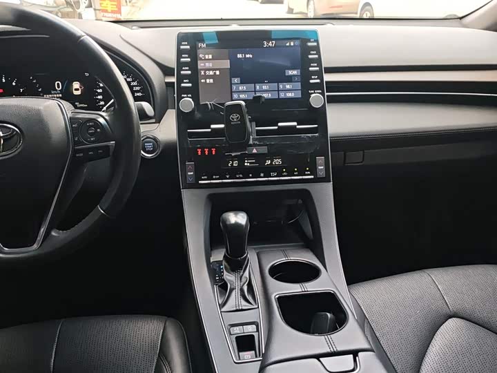 Фото 13 - Toyota Avalon