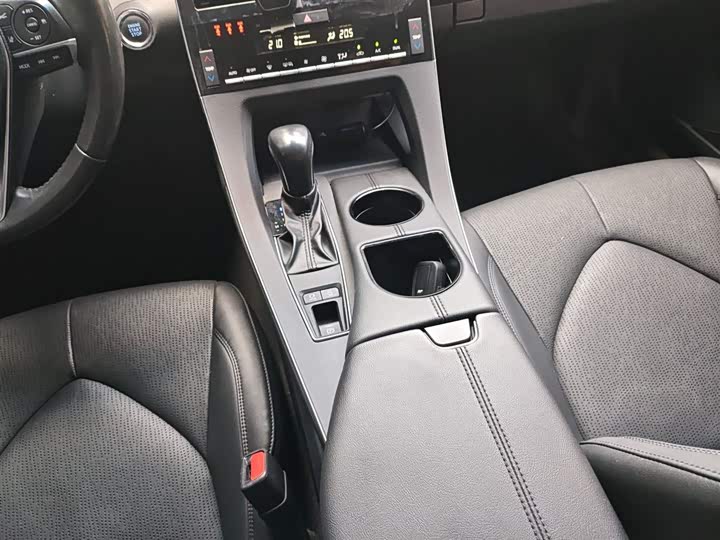 Фото 14 - Toyota Avalon