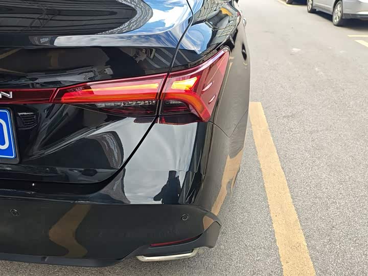 Фото 8 - Toyota Avalon