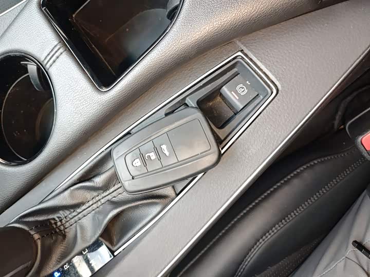 Фото 9 - Toyota Avalon