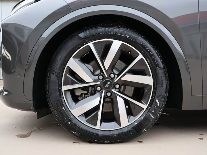 Фото 4 - LiXiang L7