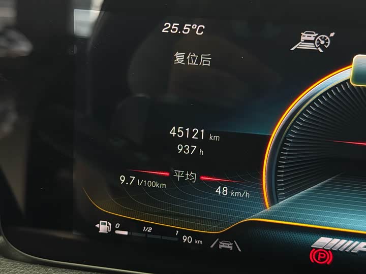 Фото 11 - Mercedes-Benz GLB-Class AMG