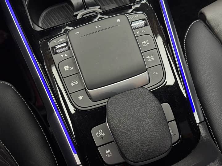 Фото 12 - Mercedes-Benz GLB-Class AMG