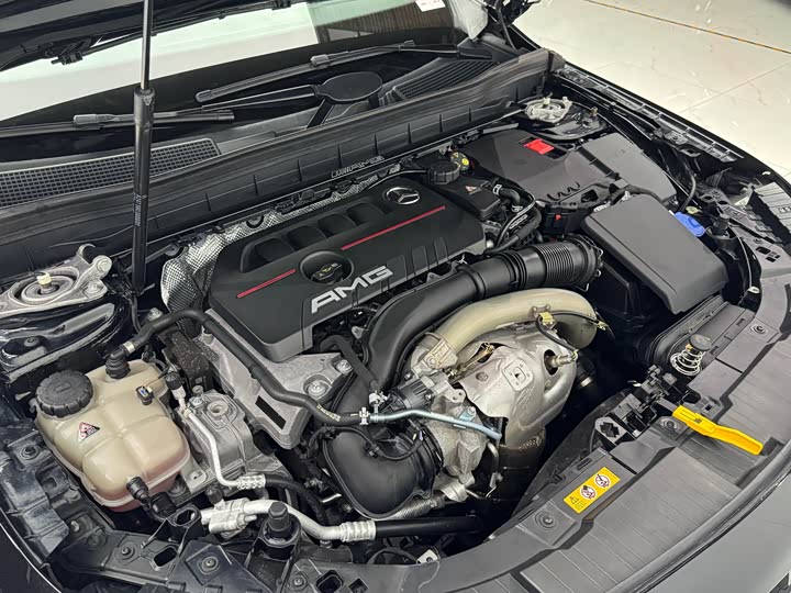 Фото 23 - Mercedes-Benz GLB-Class AMG