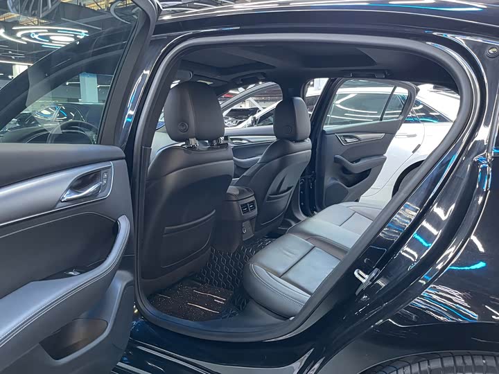 Фото 12 - Cadillac CT5