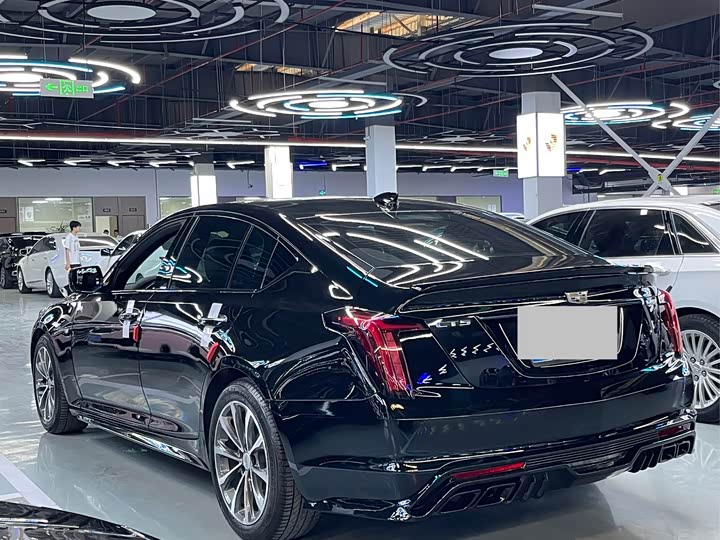 Фото 19 - Cadillac CT5