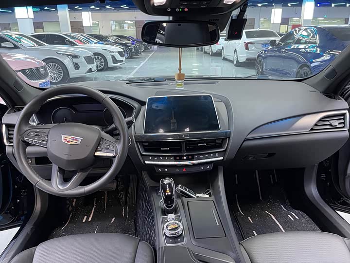 Фото 9 - Cadillac CT5