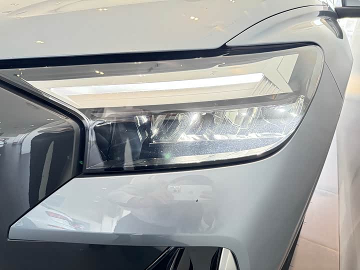 Фото 15 - Audi Q4 e-tron