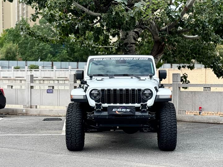 Фото 2 - Jeep Wrangler Hybrid