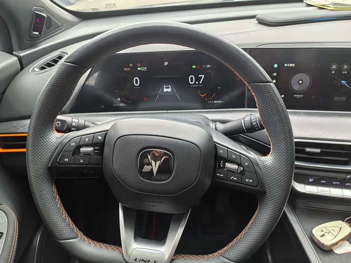 Фото 15 - Changan UNI-T