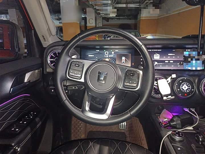 Фото 3 - Tank 300