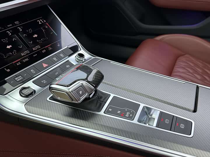 Фото 17 - Audi A7L