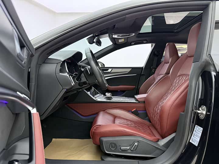 Фото 6 - Audi A7L