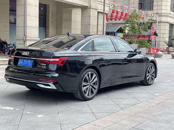 Фото 4 - Audi A6L
