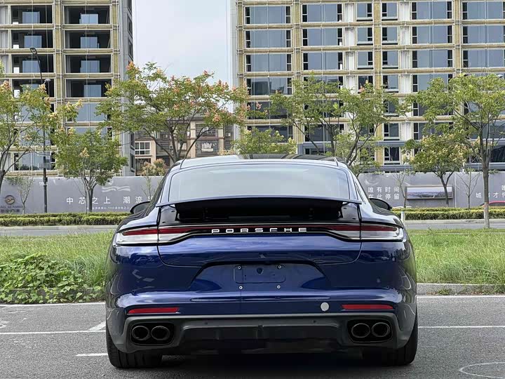 Фото 3 - Porsche Panamera