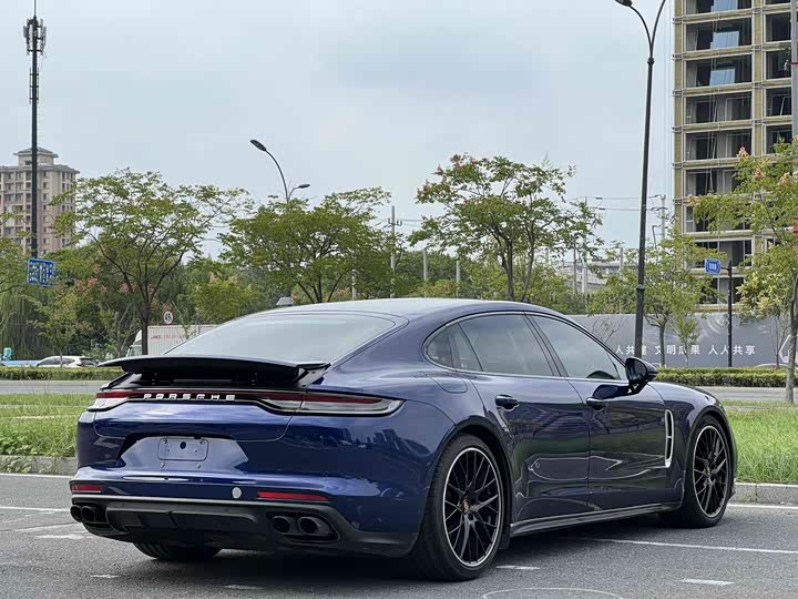 Фото 5 - Porsche Panamera