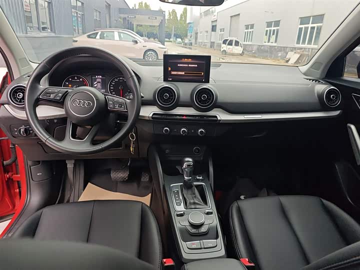 Фото 10 - Audi Q2L