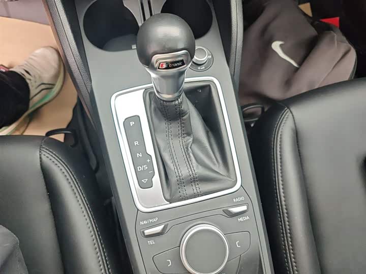 Фото 14 - Audi Q2L