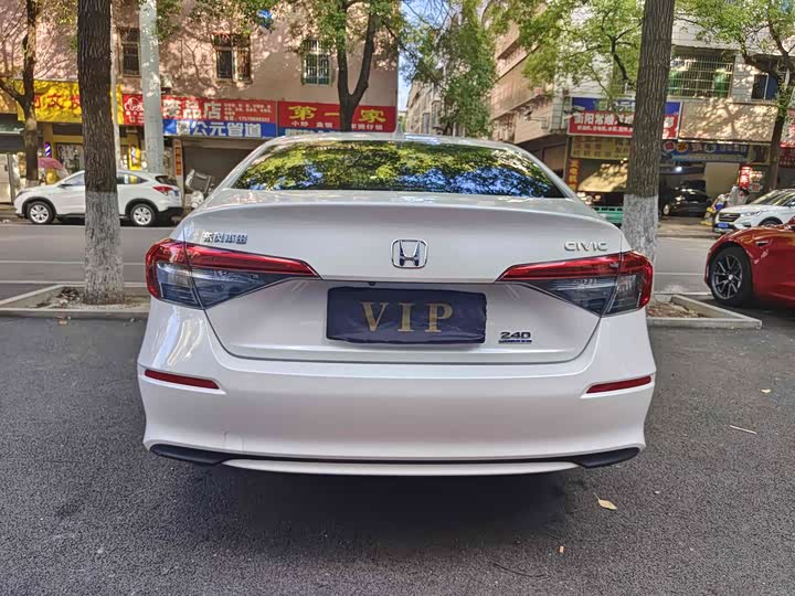 Фото 8 - Honda Civic