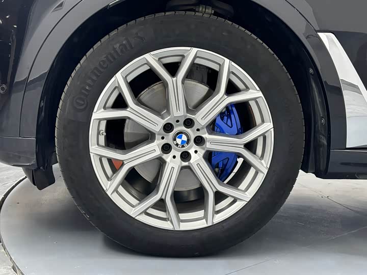 Фото 19 - BMW X7