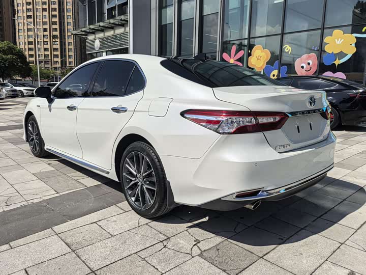 Фото 7 - Toyota Camry