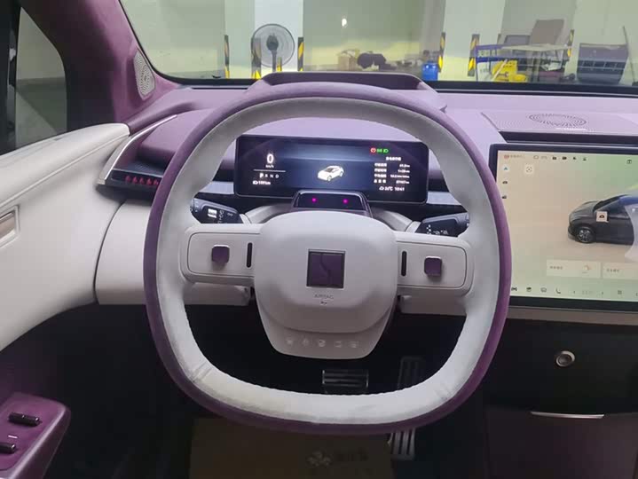 Фото 15 - Zeekr X